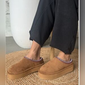 New Steve Madden Duplex Platform Sherpa Mule